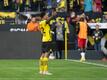 Jude Bellingham lässt sich von den BVB-Fans feiern.