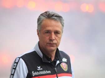 Trainer Uwe Neuhaus führte Dynamo Dresden zurück in die zweite Liga. Foto: Jens Wolf Trainer Uwe Neuhaus führte Dynamo Dresden zurück in die zweite Liga. Foto: Jens Wolf