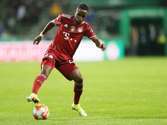 Bayern-Profi Sarr verärgert über Zollkontrolle Bayern-Profi Sarr verärgert über Zollkontrolle