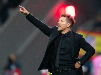 Respekt vor Bayer Leverkusen: Atlético Madrids Trainer Diego Simeone. Respekt vor Bayer Leverkusen: Atlético Madrids Trainer Diego Simeone.