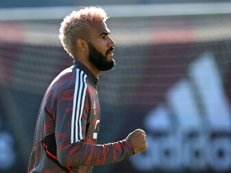 Kahn kündigt Vertragsgespräche mit Choupo-Moting an Kahn kündigt Vertragsgespräche mit Choupo-Moting an
