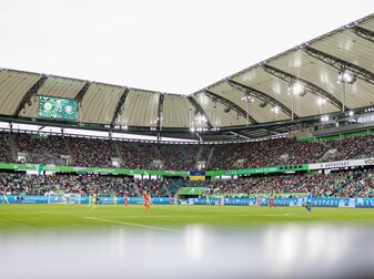 Der VfL Wolfsburg will auch in der Energiekrise seine Lichtshow bei den Heimspielen beibehalten. Der VfL Wolfsburg will auch in der Energiekrise seine Lichtshow bei den Heimspielen beibehalten.