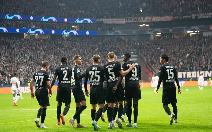 Frankfurts Spieler nach dem 2:1 gegen Olympique Marseille.