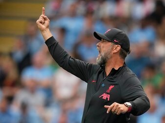 Hatte sich aggressiv gegenüber de Schiedsrichterteam gezeigt: Jürgen Klopp. Hatte sich aggressiv gegenüber de Schiedsrichterteam gezeigt: Jürgen Klopp.