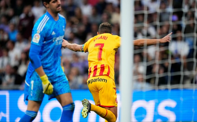 Cristhian Stuani (r) sorgte für einen Girona-Punkt bei Real Madrid.