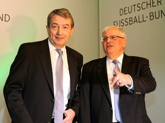 Landgericht Frankfurt stellt Verfahren gegen Niersbach, Zwanziger und Schmidt ein Landgericht Frankfurt stellt Verfahren gegen Niersbach, Zwanziger und Schmidt ein