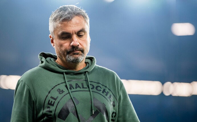 Schalkes Trainer Thomas Reis hat eine schwere Aufgabe übernommen.
