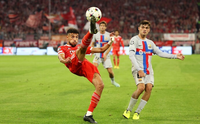 Mazraoui kam im Sommer aus Amsterdam nach München. Foto: Adam Pretty/Getty Images