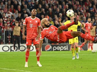 Münchens Eric Maxim Choupo-Moting (M) in Aktion. Münchens Eric Maxim Choupo-Moting (M) in Aktion.