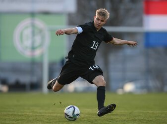 Leandro Morgalla von 1860 München, hier am Ball für die deutsche U18-Nationalmannschaft (Foto: Christian Kaspar-Bartke/Getty Images) Leandro Morgalla von 1860 München, hier am Ball für die deutsche U18-Nationalmannschaft (Foto: Christian Kaspar-Bartke/Getty Images)