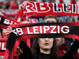 Die Einlasskontrollen sorgten für Ärger bei den Leipzig-Fans. Die Einlasskontrollen sorgten für Ärger bei den Leipzig-Fans.