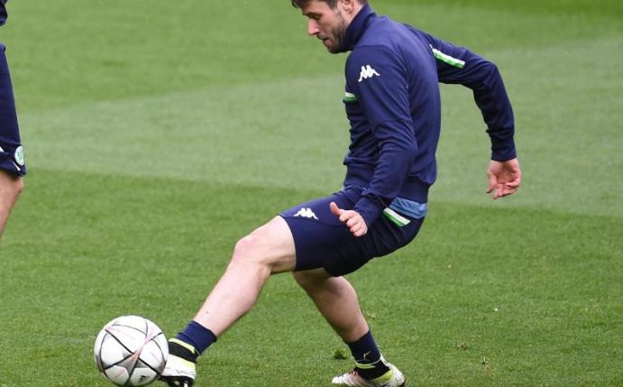 Vieirinha zog sich bei einem Pressschlag eine Innenbandzerrung am rechten Sprunggelenk zu. Foto: Carmen Jaspersen