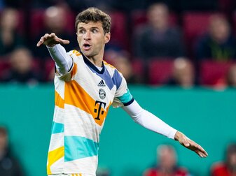 Thomas Müller wird verletzungsbedingt ein paar Bundesliga-Spiele aussetzen müssen, seine WM-Teilnahme ist aber nicht gefährdet. Thomas Müller wird verletzungsbedingt ein paar Bundesliga-Spiele aussetzen müssen, seine WM-Teilnahme ist aber nicht gefährdet.
