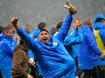 Die Spieler von Palmeiras São Paulo feiern die vorzeitige Meisterschaft ihres Clubs. Die Spieler von Palmeiras São Paulo feiern die vorzeitige Meisterschaft ihres Clubs.