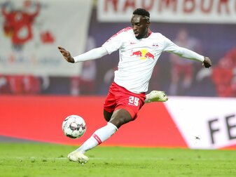 War 2020 an den damaligen Zweitligisten Leeds mit einer Kaufpflicht im Aufstiegsfall verliehen worden: Jean-Kévin Augustin. War 2020 an den damaligen Zweitligisten Leeds mit einer Kaufpflicht im Aufstiegsfall verliehen worden: Jean-Kévin Augustin.