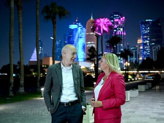 Bundesinnenministerin Nancy Faeser (SPD) und DFB-Präsident Bernd Neuendorf sehen TV-Boykott der WM nicht als Lösung. Bundesinnenministerin Nancy Faeser (SPD) und DFB-Präsident Bernd Neuendorf sehen TV-Boykott der WM nicht als Lösung.