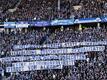 Herthas Fans in der Ostkurve zeigen Spruchbänder als Protest gegen die bevorstehende Fussball-WM und rufen zum Boykott auf.