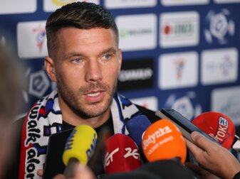 Lukas Podolski spielt beim polnischen Verein Gornik Zabrze. Lukas Podolski spielt beim polnischen Verein Gornik Zabrze.