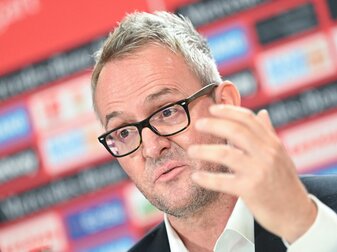 Der VfB-Vorstandsvorsitzende Alexander Wehrle will sich mit seinem Verein für eine bessere Krebs-Vorsorge einsetzen. Der VfB-Vorstandsvorsitzende Alexander Wehrle will sich mit seinem Verein für eine bessere Krebs-Vorsorge einsetzen.