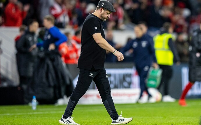 Kölns Trainer Steffen Baumgart ist nach dem dritten Pflichtspiel ohne Sieg unzufrieden.