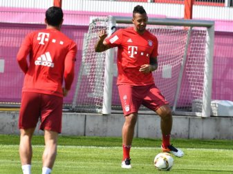 Das Comeback von Bayern-Abwehrchef Jérôme Boateng (r) steht kurz bevor. Foto: Peter Kneffel Das Comeback von Bayern-Abwehrchef Jérôme Boateng (r) steht kurz bevor. Foto: Peter Kneffel