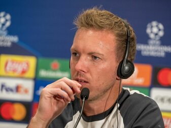 Trainer Julian Nagelsmann nimmt an der Pressekonferenz des FC Bayern teil. Trainer Julian Nagelsmann nimmt an der Pressekonferenz des FC Bayern teil.