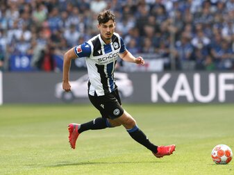 Schlusslicht Bielefeld gewinnt Ostwestfalen-Derby Schlusslicht Bielefeld gewinnt Ostwestfalen-Derby