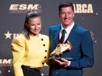 Robert Lewandowski und seine Frau Anna bei der Verleihung des «Goldenen Schuh». Robert Lewandowski und seine Frau Anna bei der Verleihung des «Goldenen Schuh».