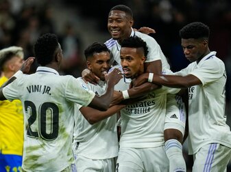 Die Spieler von Real Madrid feiern das Tor zum 1:0. Die Spieler von Real Madrid feiern das Tor zum 1:0.