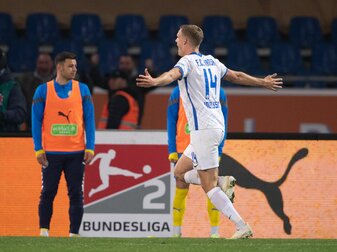 Rostocks Svante Ingelsson jubelt nach seinem Tor zum 1:0. Rostocks Svante Ingelsson jubelt nach seinem Tor zum 1:0.