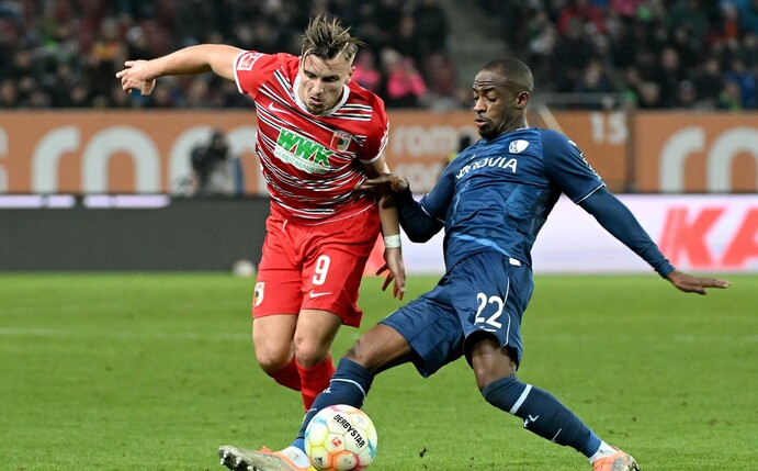 Torschütze des Spiels gegen Augsburg: Bochums Christopher Antwi-Adjei (r).