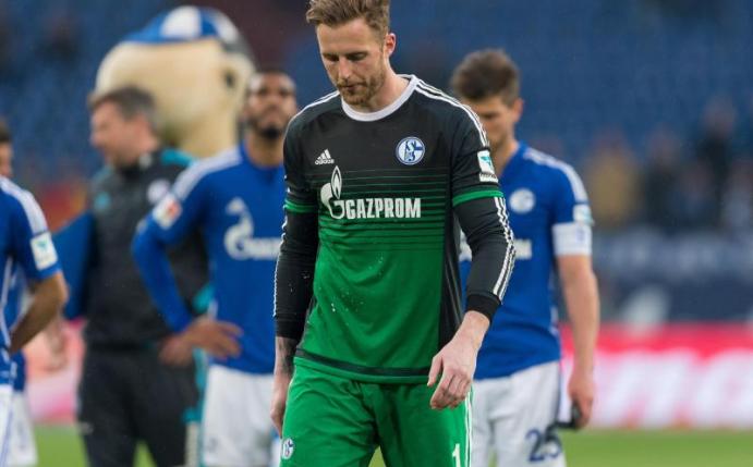 Schalker Torwart Ralf Fährmann leistete sich gegen Leverkusen Patzer. Foto: Guido Kirchner