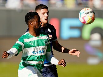 Gideon Jung (l) konnte mit Fürth einen Punkt bei Spitzenreiter Darmstadt 98 ergattern. Gideon Jung (l) konnte mit Fürth einen Punkt bei Spitzenreiter Darmstadt 98 ergattern.