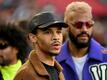 Leroy Sané (M), Serge Gnabry (l) und Eric Maxim Choupo-Moting besuchten mit einigen Teamkollegen das NFL-Spiel in München.