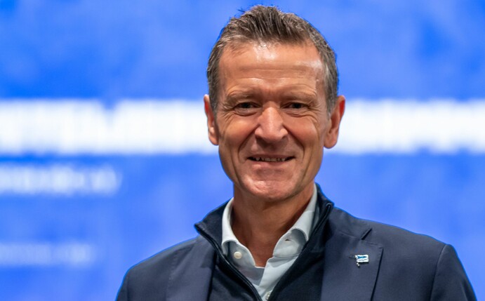 Stimmte die Hertha-Mitglieder auf einen Sparkurs ein: Geschäftsführer Thomas E. Herrich.