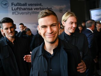 Nationalspieler Joshua Kimmich (M.) geht ehrgeizig in die WM. Nationalspieler Joshua Kimmich (M.) geht ehrgeizig in die WM.