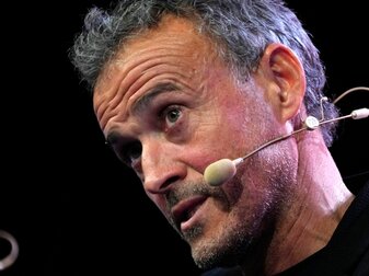 Will aus Katar den Kontakt mit den Fans halten: Spanien-Coach Luis Enrique. Will aus Katar den Kontakt mit den Fans halten: Spanien-Coach Luis Enrique.