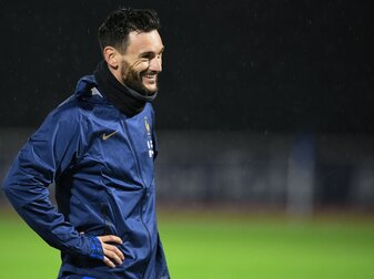 Frankreich-Kapitän Lloris ohne Anti-Diskriminierungs-Binde Frankreich-Kapitän Lloris ohne Anti-Diskriminierungs-Binde