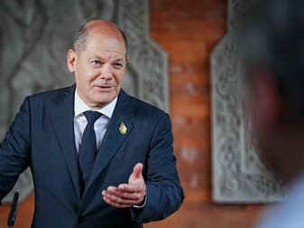 Die erste WM von Bundeskanzler Olaf Scholz, er tritt in die Fußstapfen der fußballbegeisterten Angela Merkel. Die erste WM von Bundeskanzler Olaf Scholz, er tritt in die Fußstapfen der fußballbegeisterten Angela Merkel.