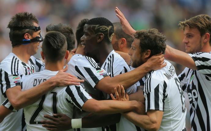 Der deutsche Weltmeister und Juventus sind nach dem 0:1 (0:0) des Verfolgers SSC Neapel am Montag beim AS Rom drei Spieltage vor Saisonende der Serie A nicht mehr einzuholen. Juve, im Champions-League-Achtelfinale an Bayern München gescheitert, hatte am 