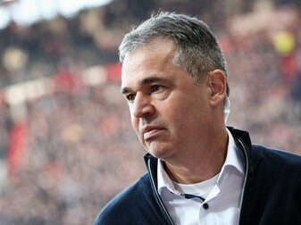 Kurz vor der WM kritisiert Andreas Rettig erneut die Einstellung von Uli Hoeneß zum WM-Gastgeber. Kurz vor der WM kritisiert Andreas Rettig erneut die Einstellung von Uli Hoeneß zum WM-Gastgeber.