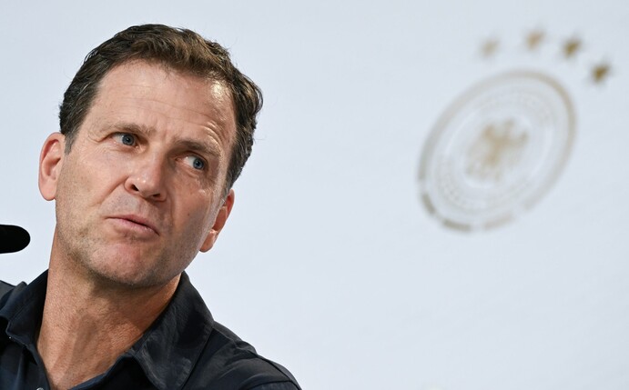 Pressekonferenz mit DFB-Direktor Oliver.