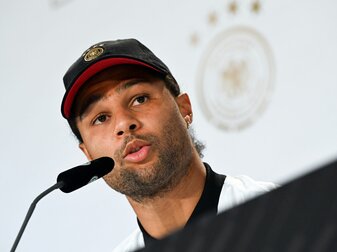 Serge Gnabry spricht bei der Pressekonferenz im DFB-Medienzentrum. Serge Gnabry spricht bei der Pressekonferenz im DFB-Medienzentrum.