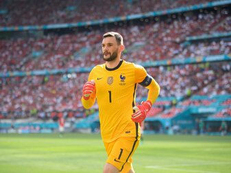 Auch Torwart Hugo Lloris wird bei der WM in Katar nicht die One-Love-Kapitänsbinde. Auch Torwart Hugo Lloris wird bei der WM in Katar nicht die One-Love-Kapitänsbinde.