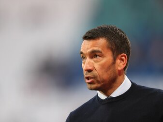 Die Glasgow Rangers trennen sich von Trainer Giovanni van Bronckhorst. Die Glasgow Rangers trennen sich von Trainer Giovanni van Bronckhorst.
