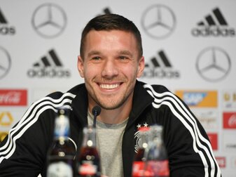 "Kein Spaziergang": Podolski warnt vor Auftaktgegner "Kein Spaziergang": Podolski warnt vor Auftaktgegner