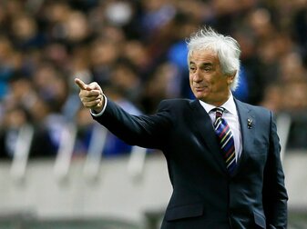 Führte zum dritten Mal eine Nationalmannschaft zu einer WM-Endrunde und musste erneut kurz vor Beginn des Turniers gehen: Trainer Vahid Halilhodzic. Führte zum dritten Mal eine Nationalmannschaft zu einer WM-Endrunde und musste erneut kurz vor Beginn des Turniers gehen: Trainer Vahid Halilhodzic.