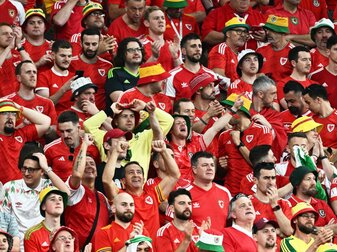 Regenbogen-Hüte: Wales spricht bei der FIFA vor Regenbogen-Hüte: Wales spricht bei der FIFA vor