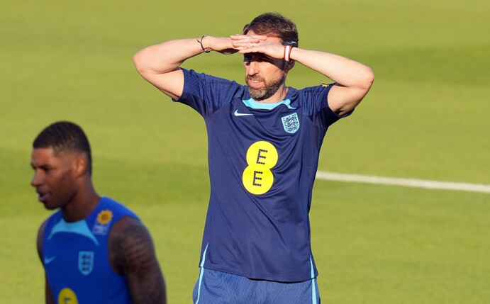 Gönnt den Stammspielern etwas Erholung: Englands Trainer Gareth Southgate auf dem Trainingsplatz.
