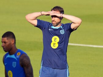 Gönnt den Stammspielern etwas Erholung: Englands Trainer Gareth Southgate auf dem Trainingsplatz. Gönnt den Stammspielern etwas Erholung: Englands Trainer Gareth Southgate auf dem Trainingsplatz.